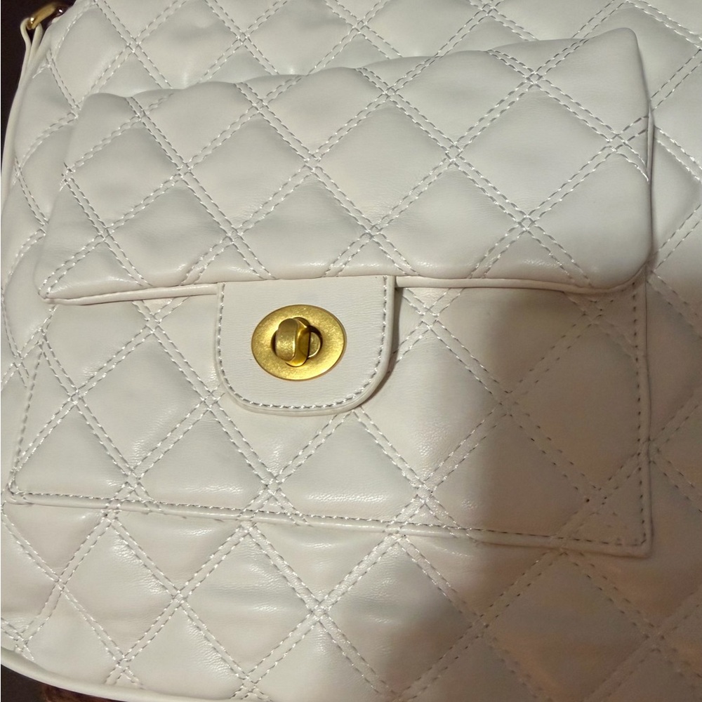 Off-White Quilted Women’s Shoulder/crossbody Bag with Gold Turn-Lock